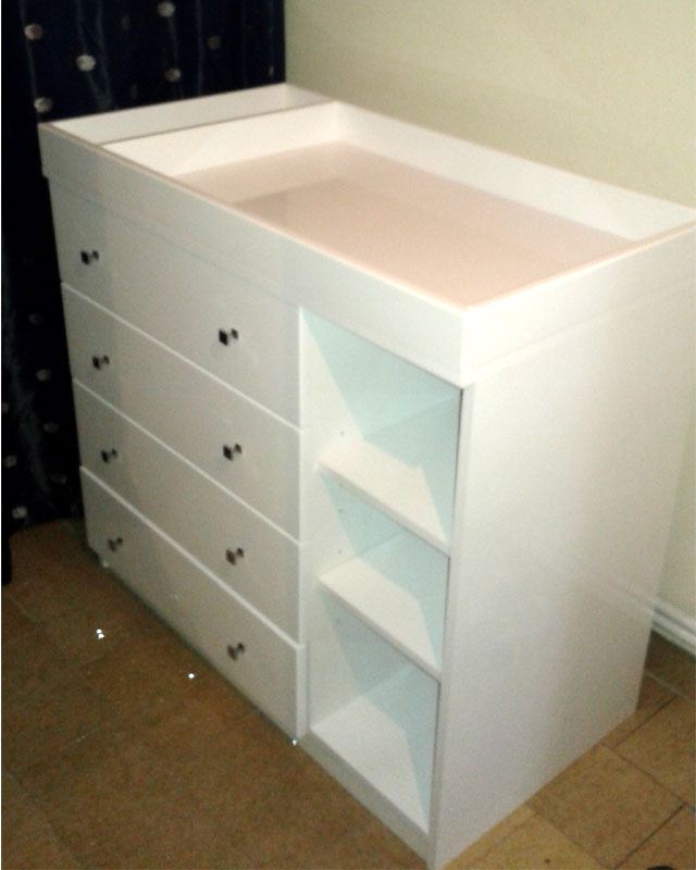 Komoda za prevlačenje bebe